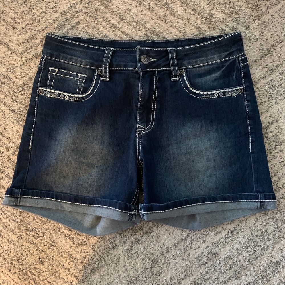 Denim shorts - size 8/29